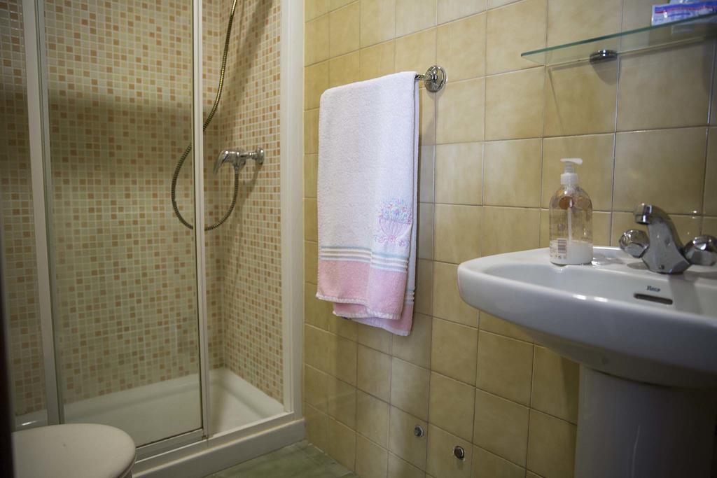 Hostal A Pedra Vigo Luaran gambar