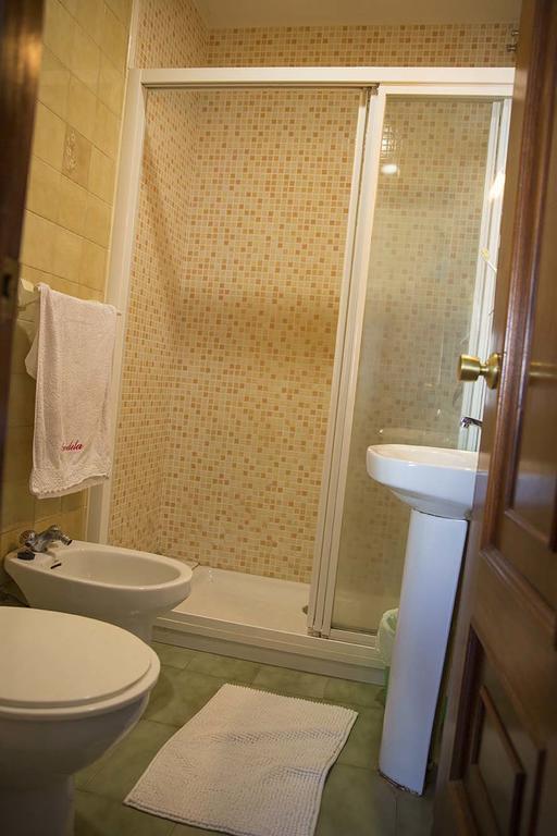 Hostal A Pedra Vigo Luaran gambar